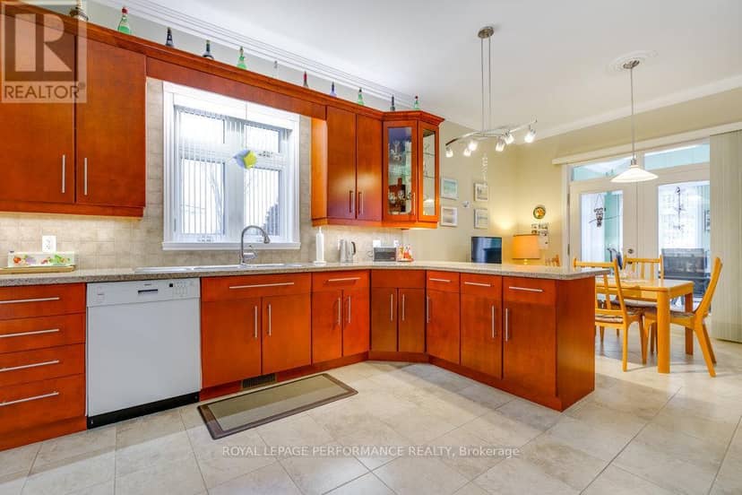 6802 Riverview Drive — photo 8 of 25