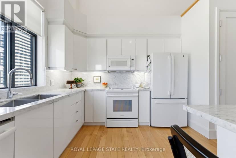 PH4 - 112 King Street E — photo 14 of 40