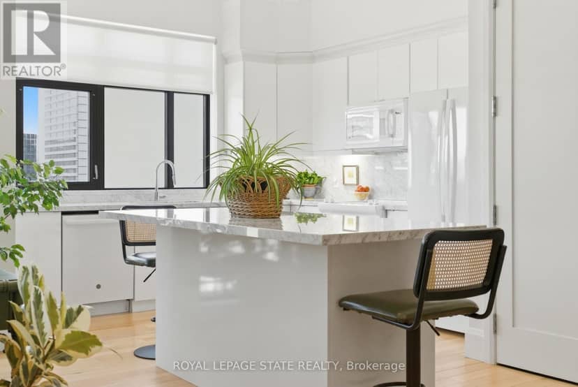 PH4 - 112 King Street E — photo 19 of 40