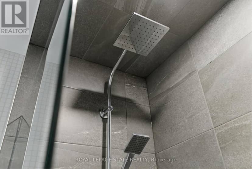 PH4 - 112 King Street E — photo 32 of 40