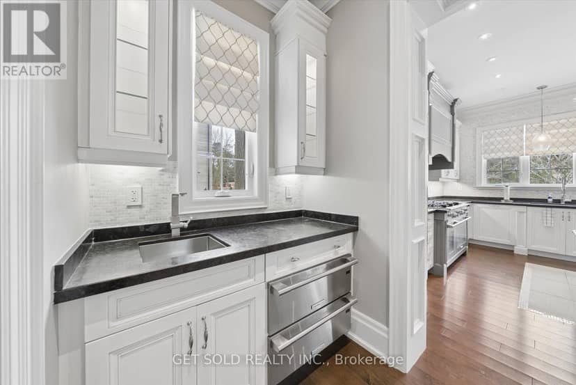 8 Thornhill Avenue — photo 10 of 40