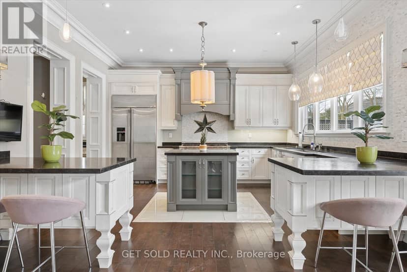 8 Thornhill Avenue — photo 11 of 40