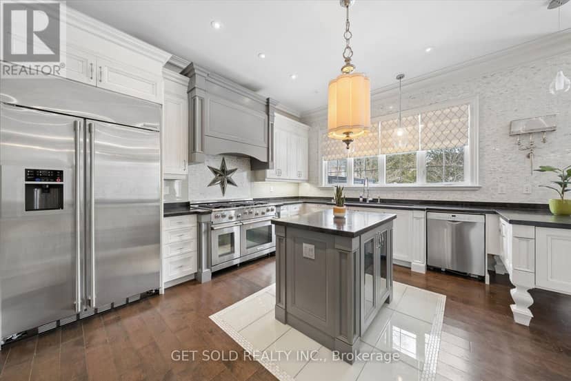 8 Thornhill Avenue — photo 12 of 40