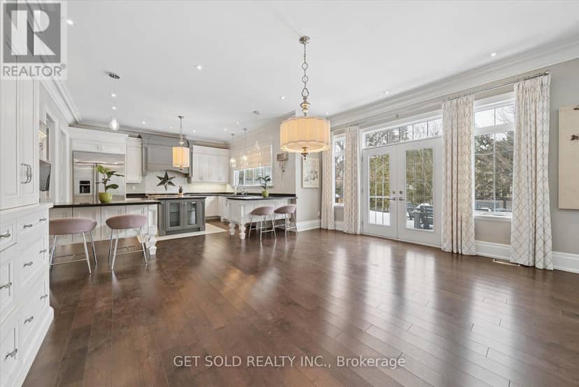 8 Thornhill Avenue — photo 13 of 40