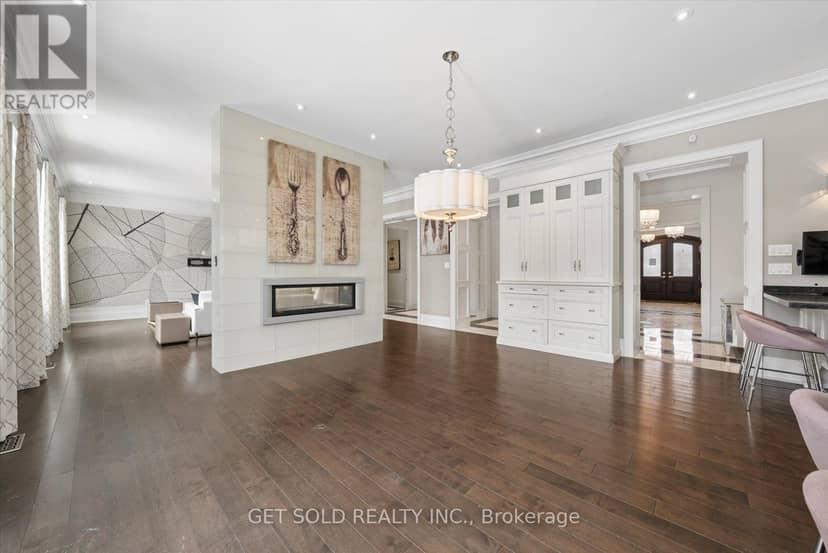 8 Thornhill Avenue — photo 14 of 40