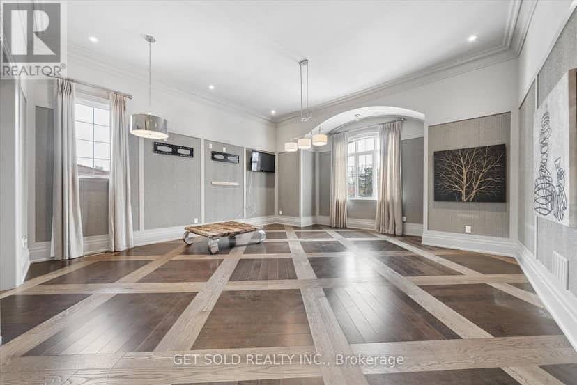 8 Thornhill Avenue — photo 19 of 40
