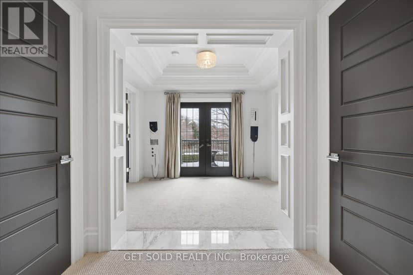 8 Thornhill Avenue — photo 22 of 40