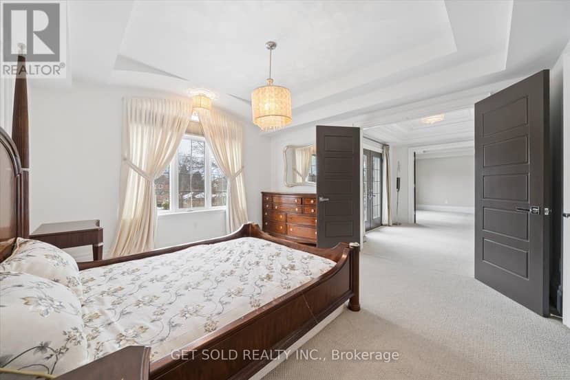 8 Thornhill Avenue — photo 23 of 40