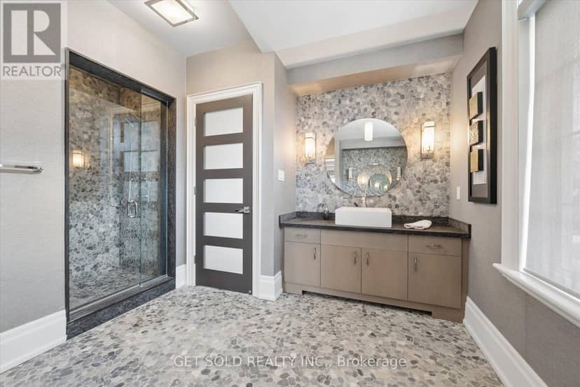 8 Thornhill Avenue — photo 29 of 40