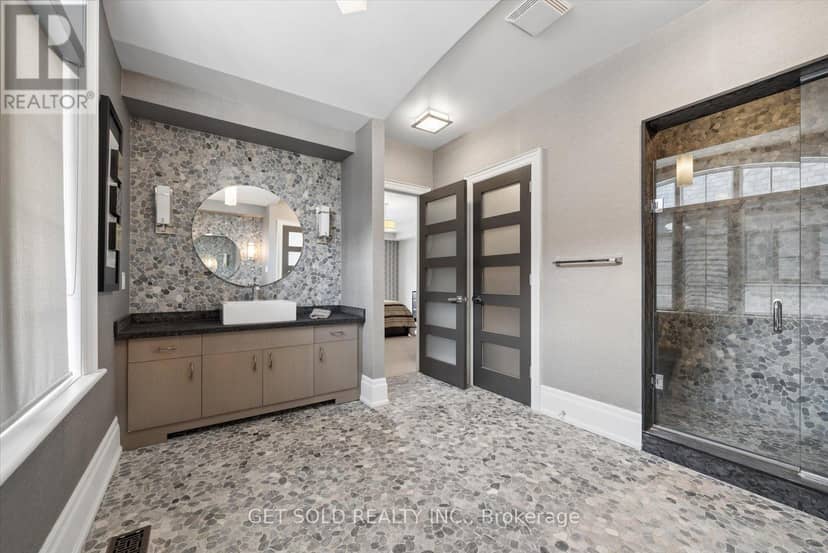 8 Thornhill Avenue — photo 30 of 40