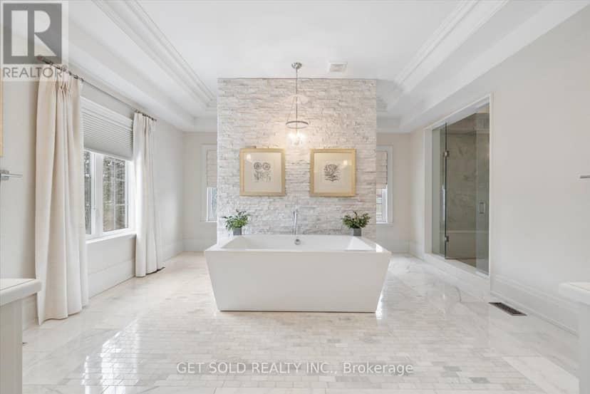8 Thornhill Avenue — photo 32 of 40