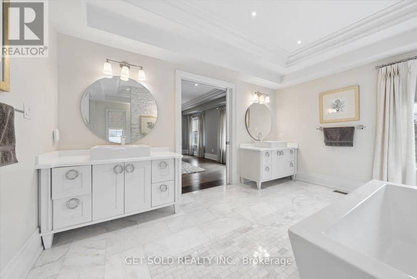 8 Thornhill Avenue — photo 33 of 40