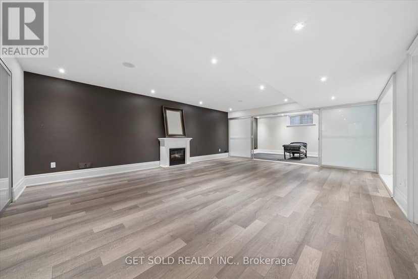 8 Thornhill Avenue — photo 37 of 40