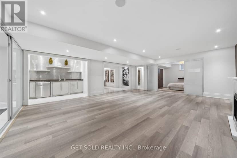 8 Thornhill Avenue — photo 38 of 40