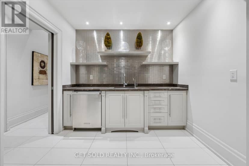 8 Thornhill Avenue — photo 39 of 40