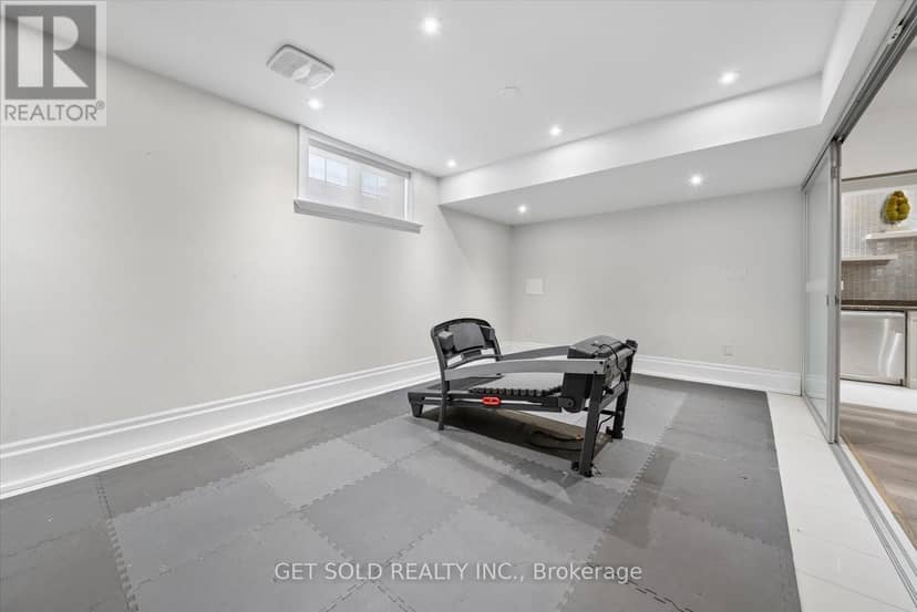 8 Thornhill Avenue — photo 40 of 40