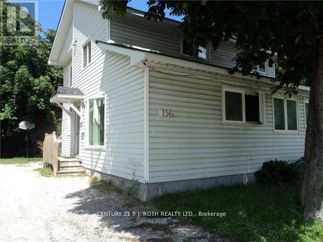 136 Barrie Road — photo 2 of 5