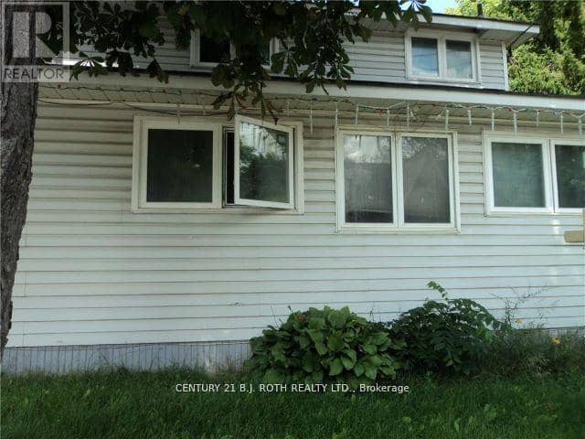 136 Barrie Road — photo 3 of 5
