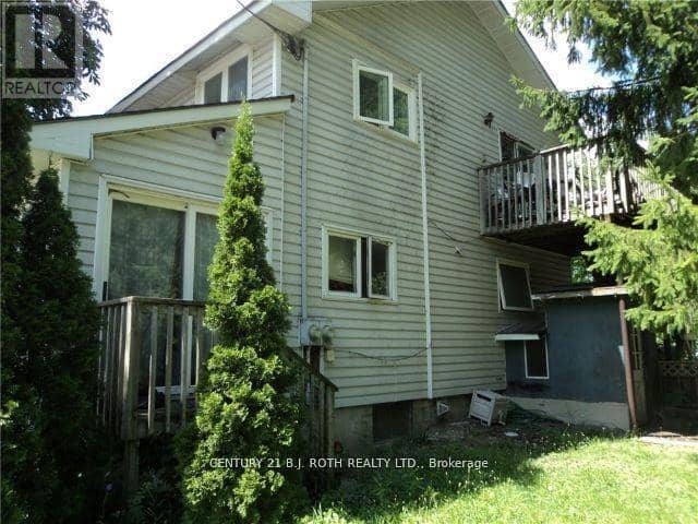 136 Barrie Road — photo 5 of 5