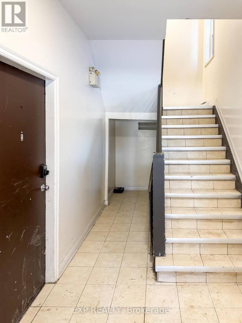 122-124 Cobourg Street — photo 27 of 40