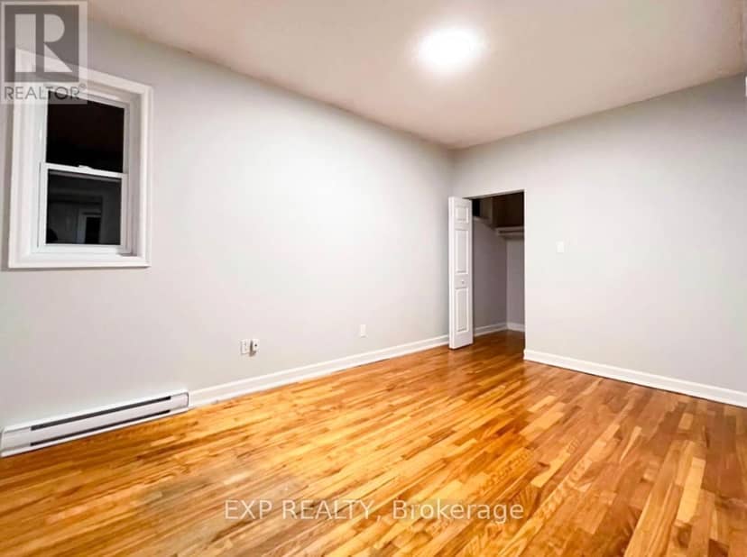 122-124 Cobourg Street — photo 12 of 40