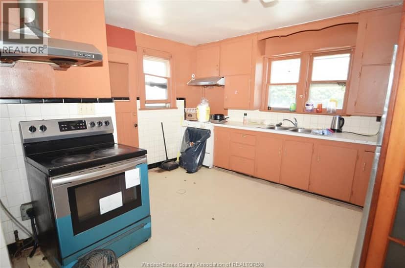 325 Talbot Street W, Leamington, photo 4