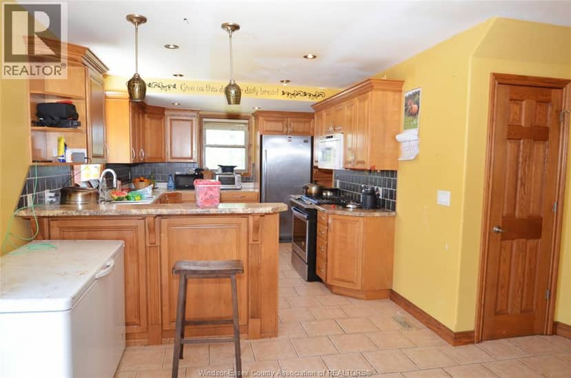 922 Talbot Road E — photo 8 of 11