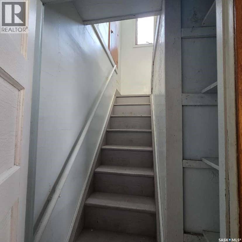128 Railway AVENUE — photo 16 of 24