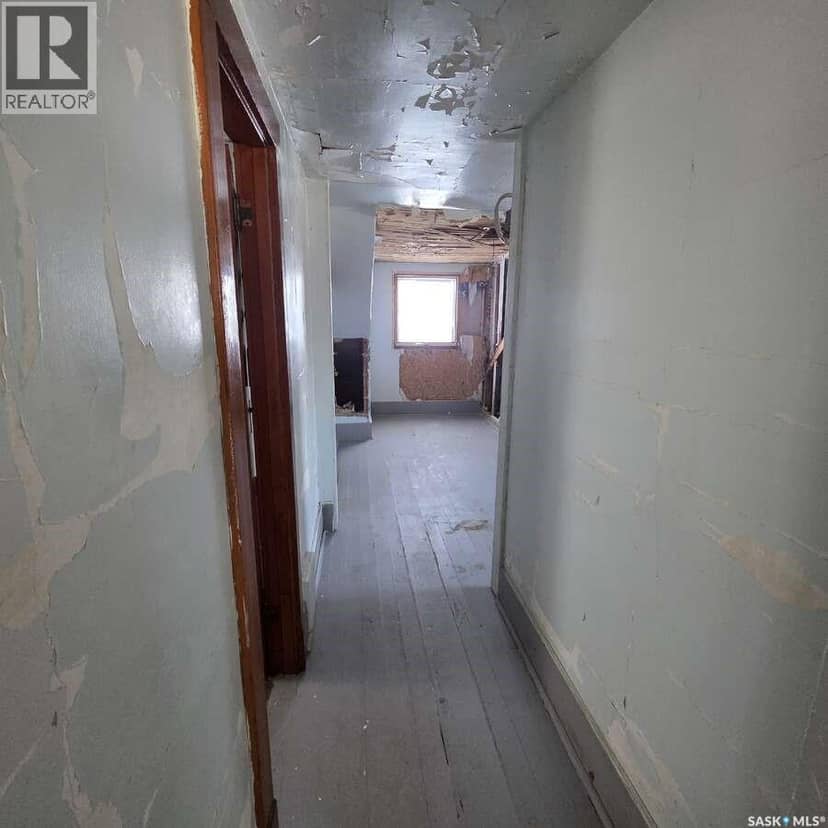128 Railway AVENUE — photo 18 of 24