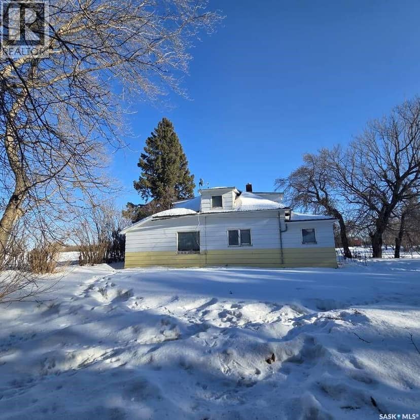 128 Railway AVENUE — photo 2 of 24