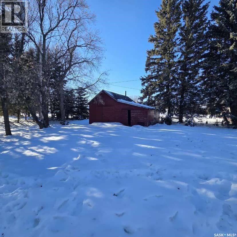 128 Railway AVENUE — photo 3 of 24