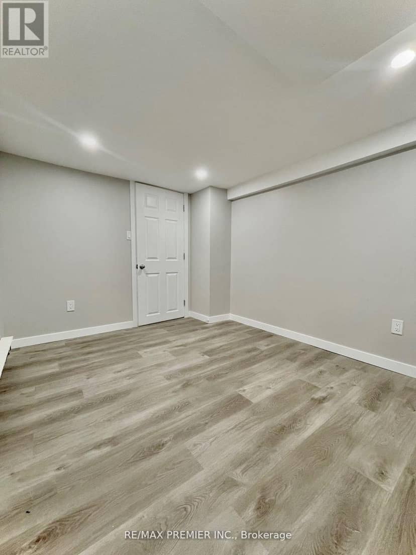 365 Bessie Avenue — photo 4 of 33