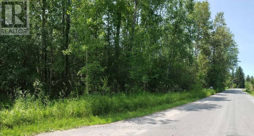32 Nicholson Drive, Uxbridge, photo 3