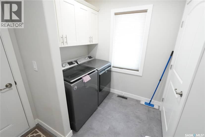 44 Crescent DRIVE — photo 5 of 27