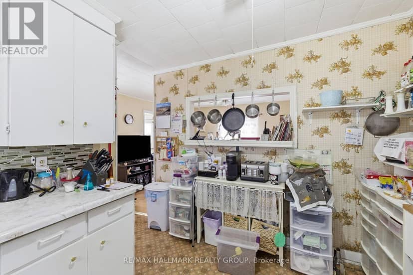 229 Gore Street E — photo 11 of 40