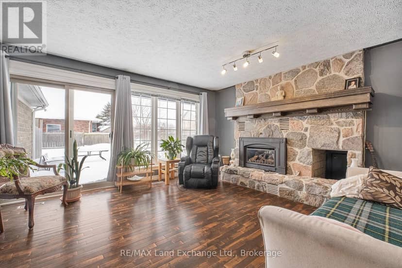 750 McPherson Crescent — photo 15 of 40