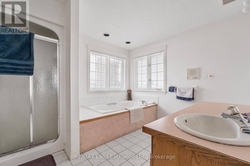 750 McPherson Crescent — photo 27 of 40