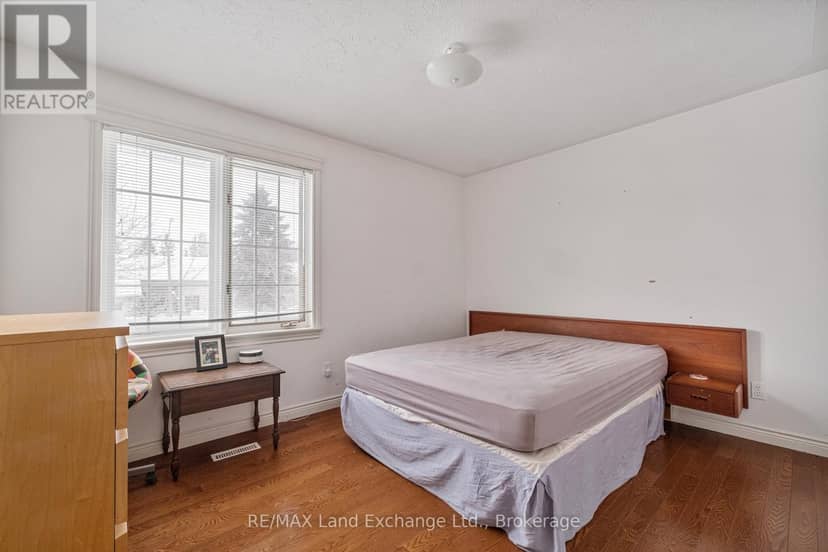750 McPherson Crescent — photo 33 of 40