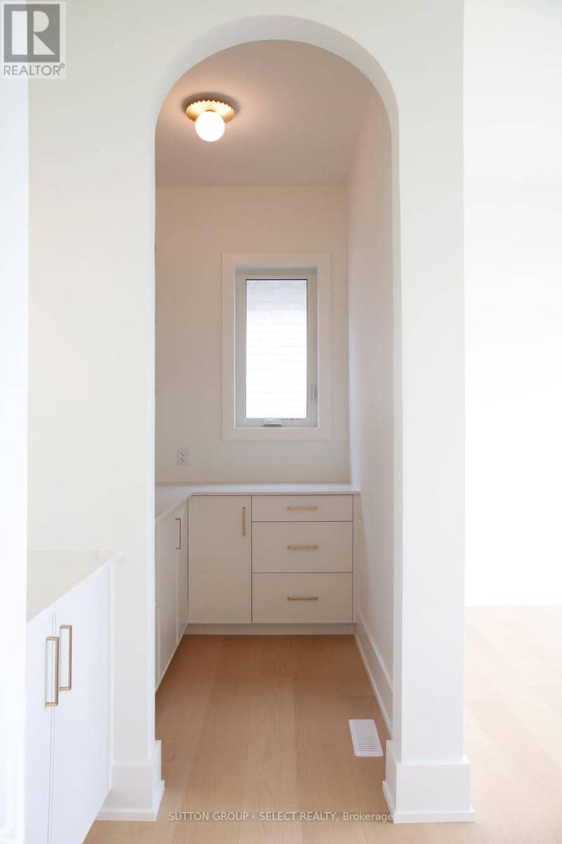 60 Bayshore Drive — photo 10 of 34