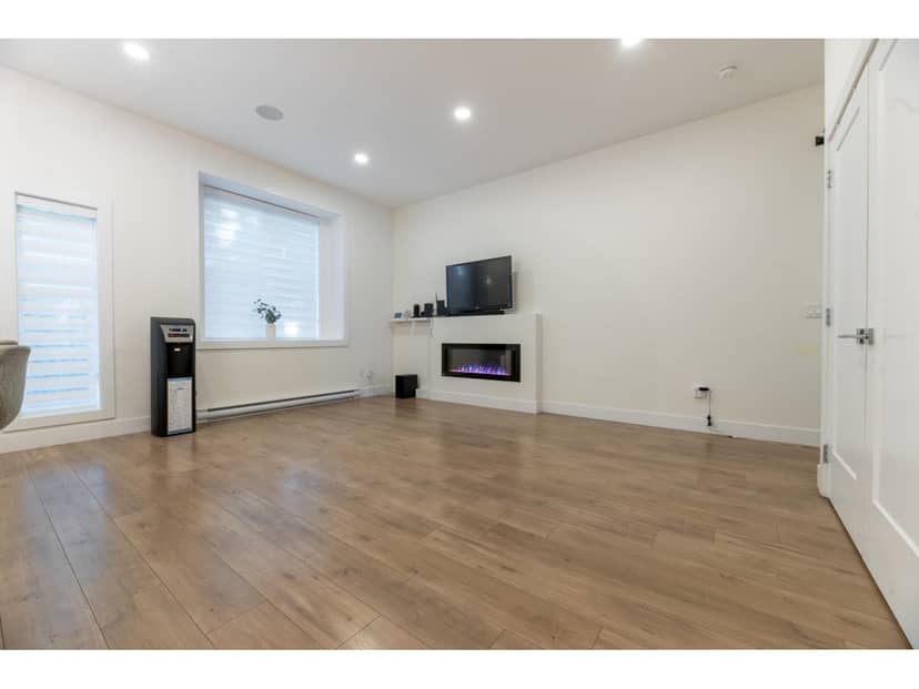 16 5960 142ND STREET, Surrey, photo 2