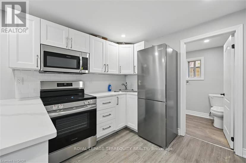 224 Rosslyn Avenue N — photo 8 of 16