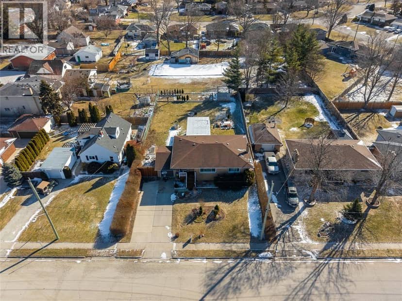 1146 O'Rae Avenue — photo 10 of 40
