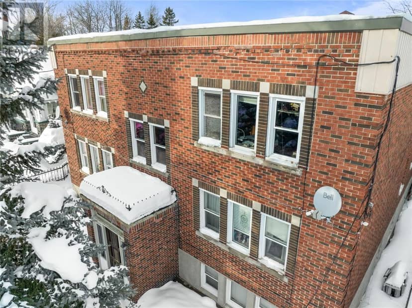 226 Oak Street — photo 2 of 7