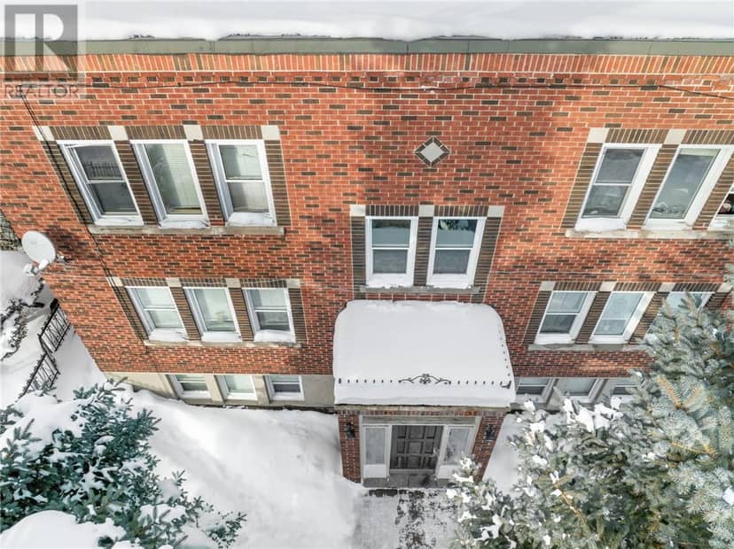 226 Oak Street — photo 7 of 7