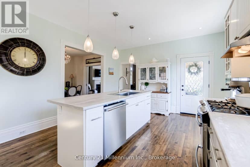 439 Birch Street — photo 13 of 40
