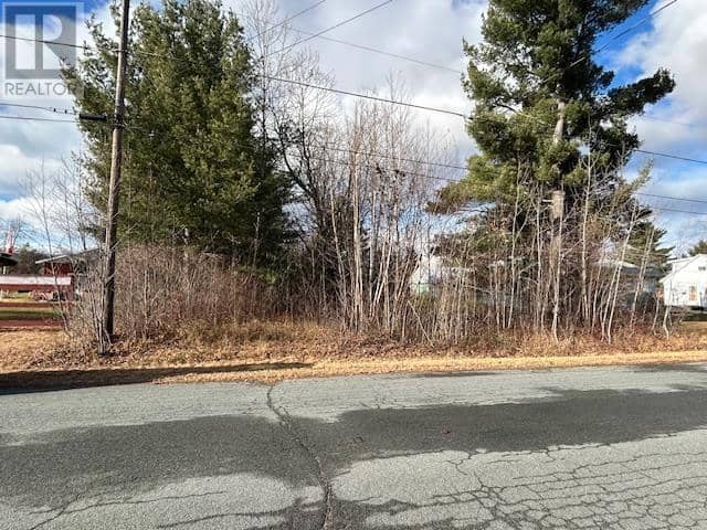 34 Mississagi CRES — photo 2 of 5