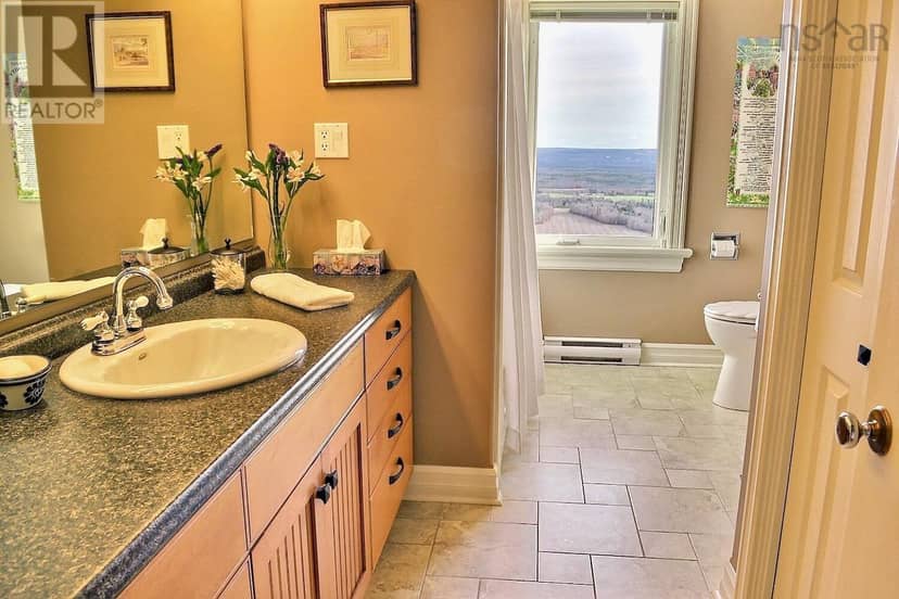 128 Foleaze Park Drive — photo 8 of 12