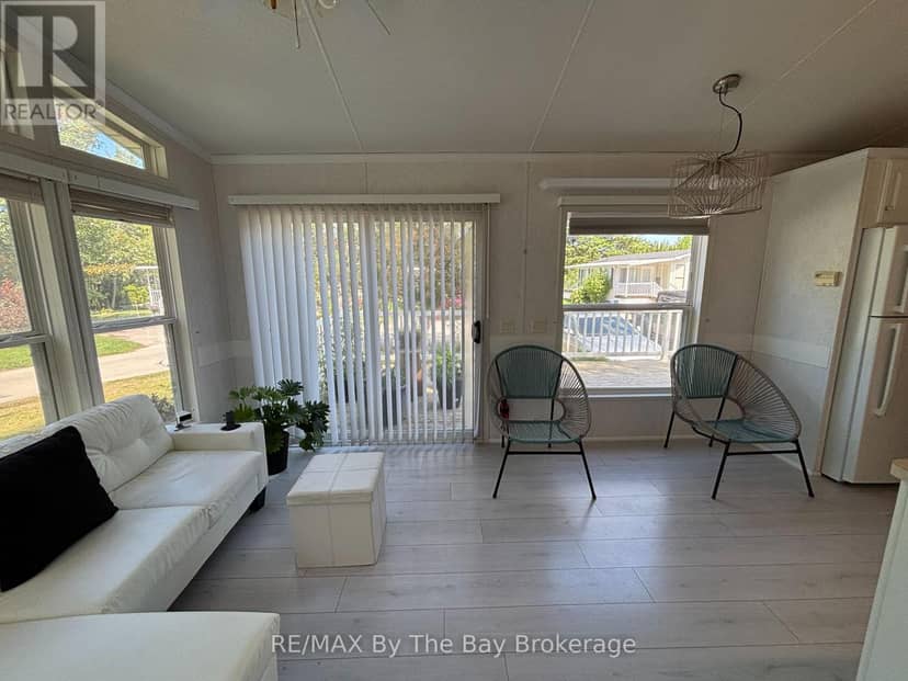 15 Huron Circle — photo 10 of 27