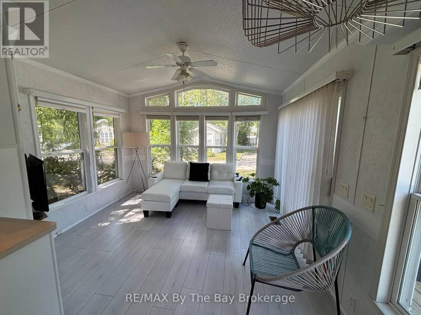 15 Huron Circle — photo 8 of 27