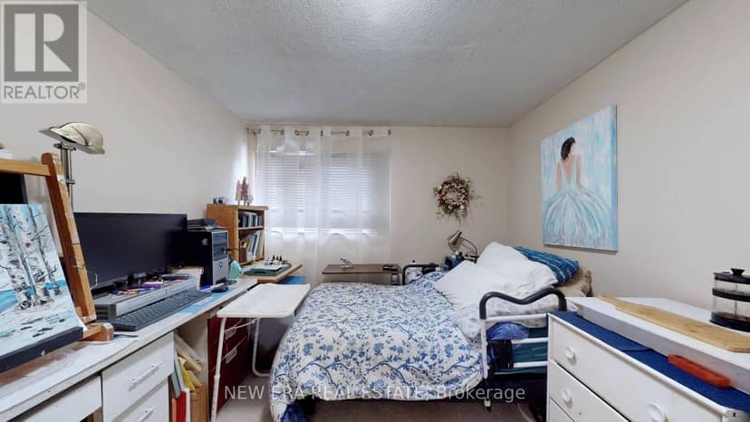 3103 Autumn Hill Crescent — photo 30 of 40